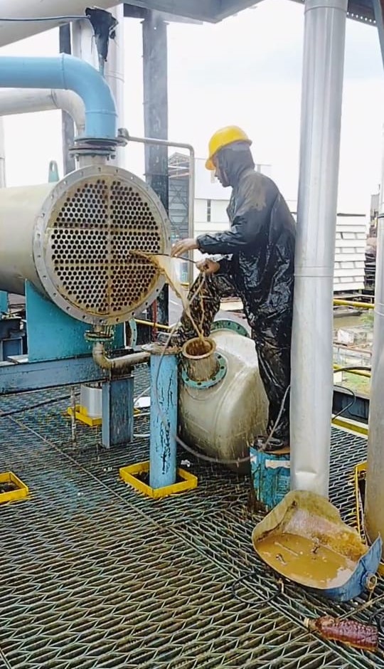 Distillery industry hydrojet cleaning